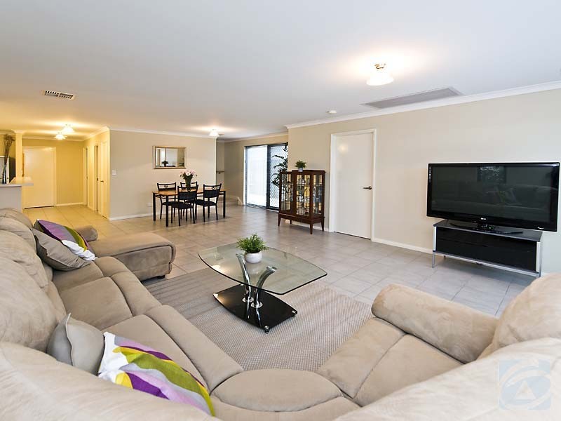 12/191 Railway Ave, Kelmscott WA 6111
