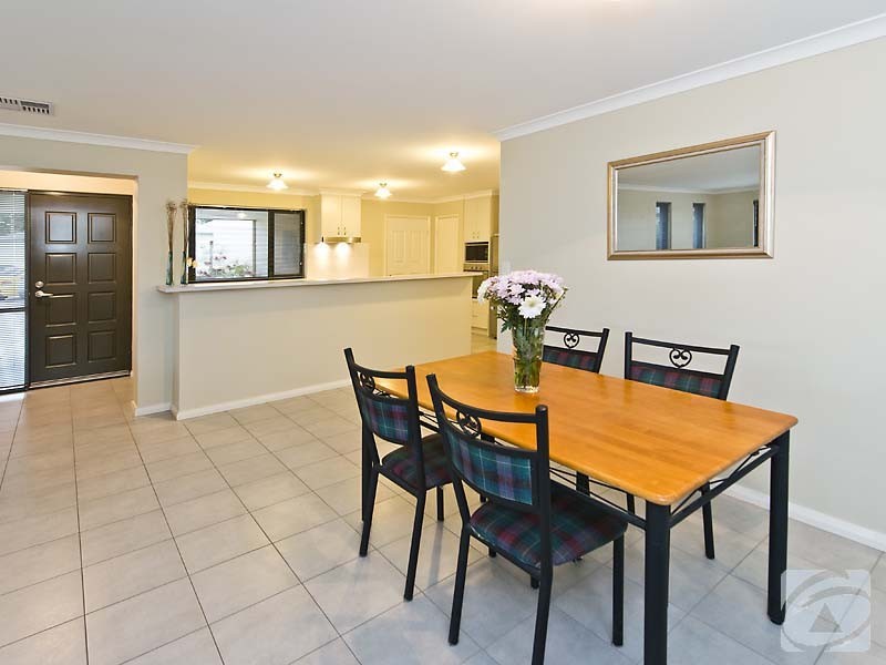 12/191 Railway Ave, Kelmscott WA 6111