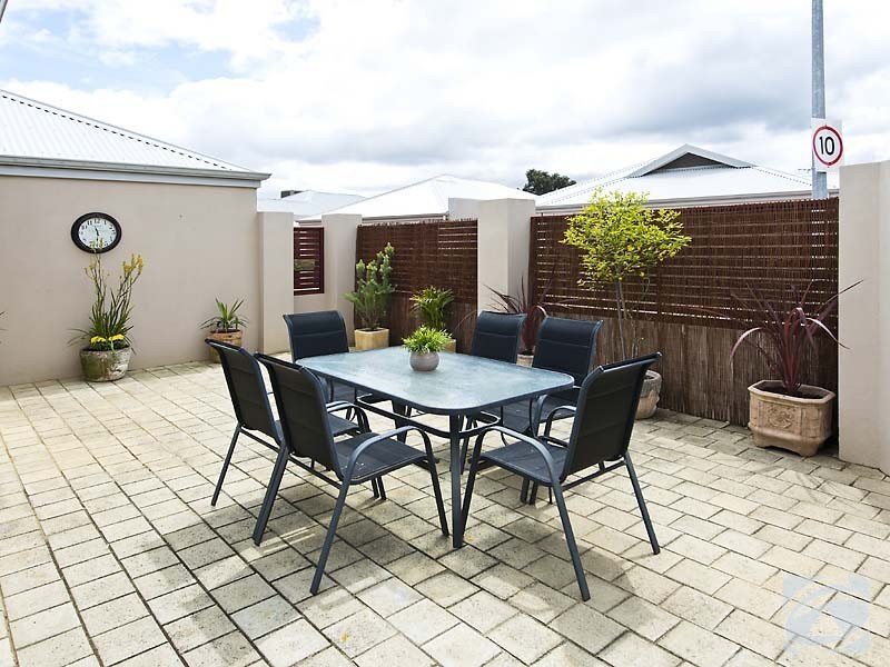 12/191 Railway Ave, Kelmscott WA 6111