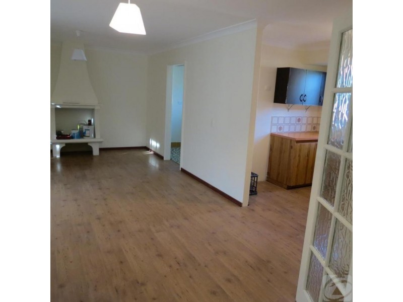 84 Ypres Rd, Camillo WA 6111