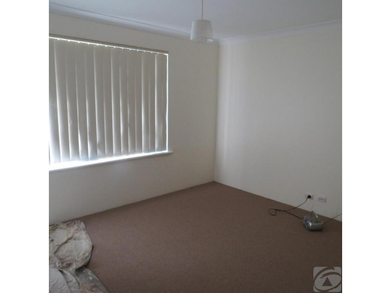 84 Ypres Rd, Camillo WA 6111