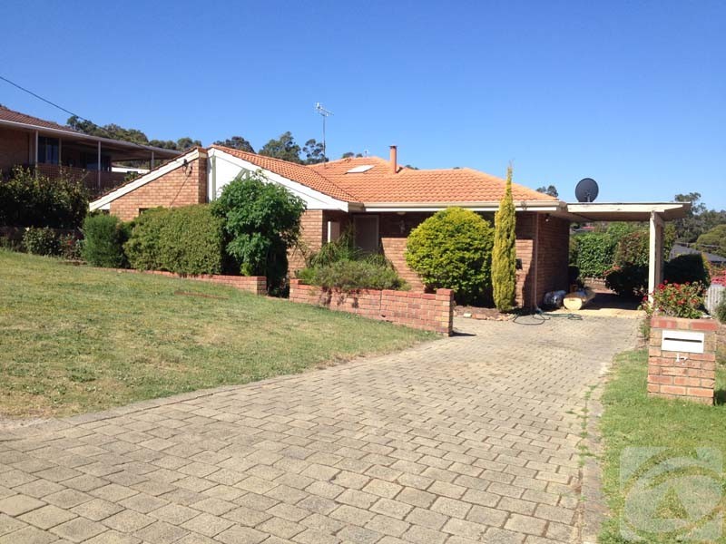 17 Looranah St, Mount Nasura WA 6112