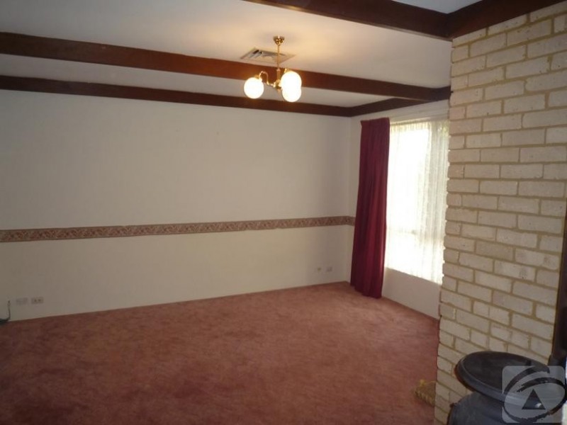 17 Looranah St, Mount Nasura WA 6112