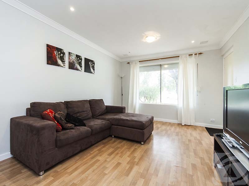 2 Amanda Dr, Camillo WA 6111