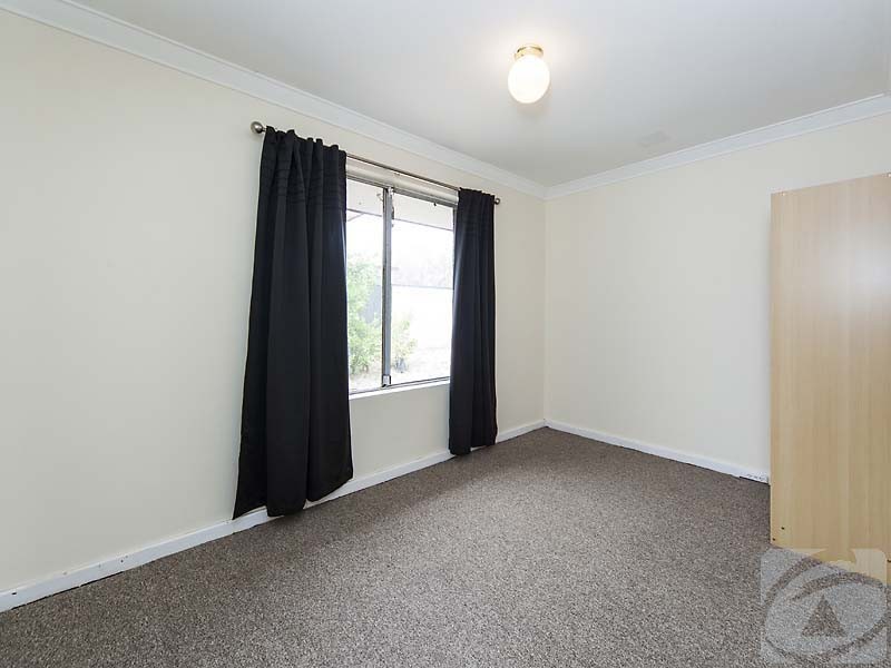 2 Amanda Dr, Camillo WA 6111