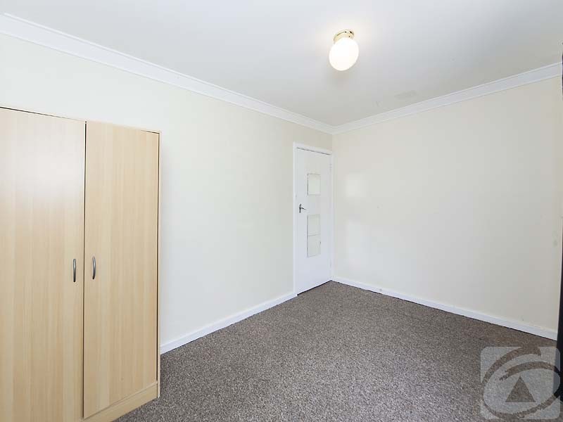 2 Amanda Dr, Camillo WA 6111