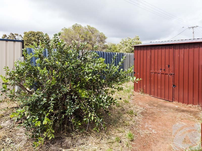 2 Amanda Dr, Camillo WA 6111
