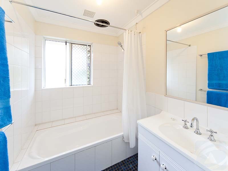 4 Malu Ct, Camillo WA 6111