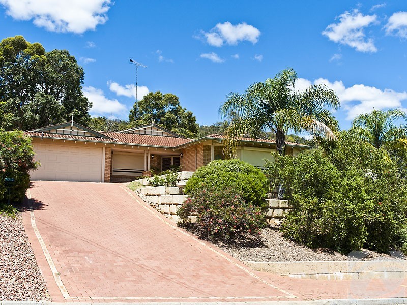 29 Taronga Drive, Kelmscott WA 6111