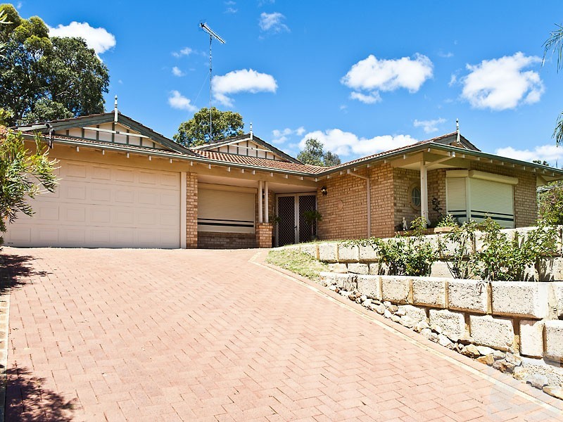 29 Taronga Drive, Kelmscott WA 6111
