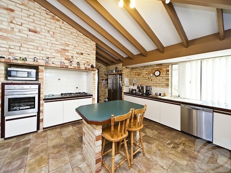 29 Taronga Drive, Kelmscott WA 6111