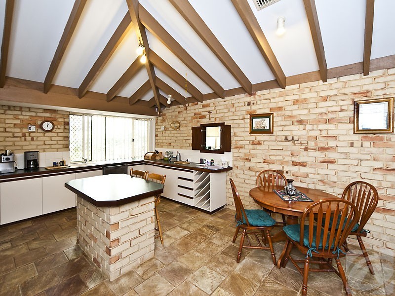 29 Taronga Drive, Kelmscott WA 6111