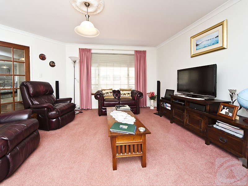 29 Taronga Drive, Kelmscott WA 6111