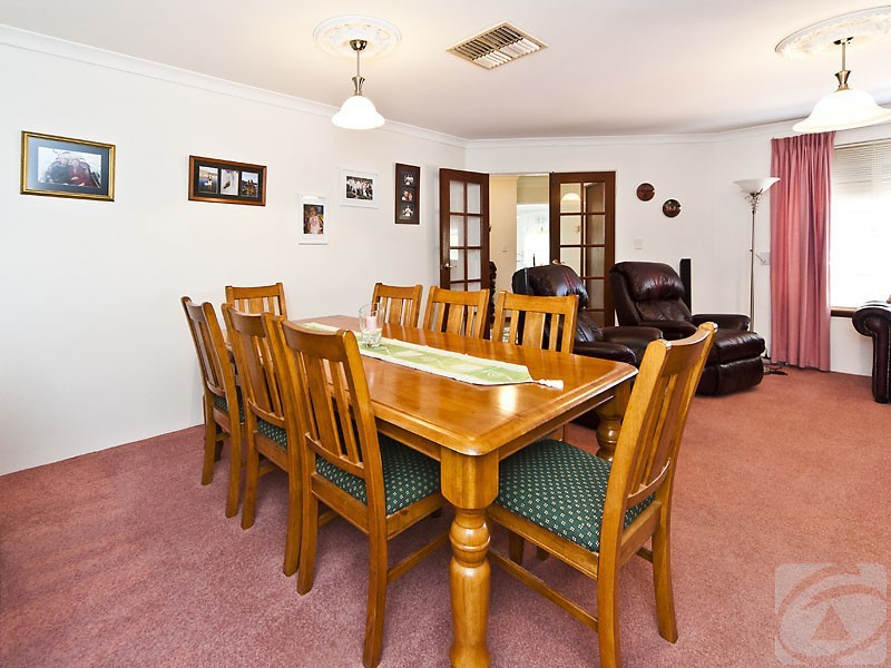 29 Taronga Drive, Kelmscott WA 6111