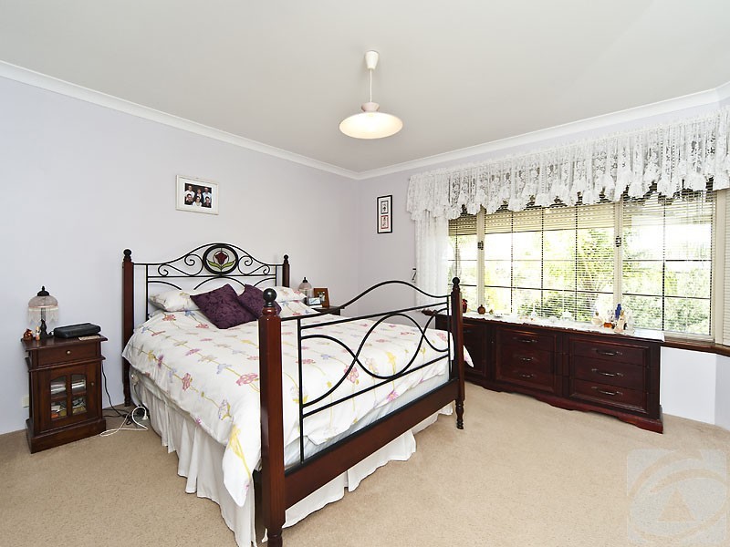 29 Taronga Drive, Kelmscott WA 6111