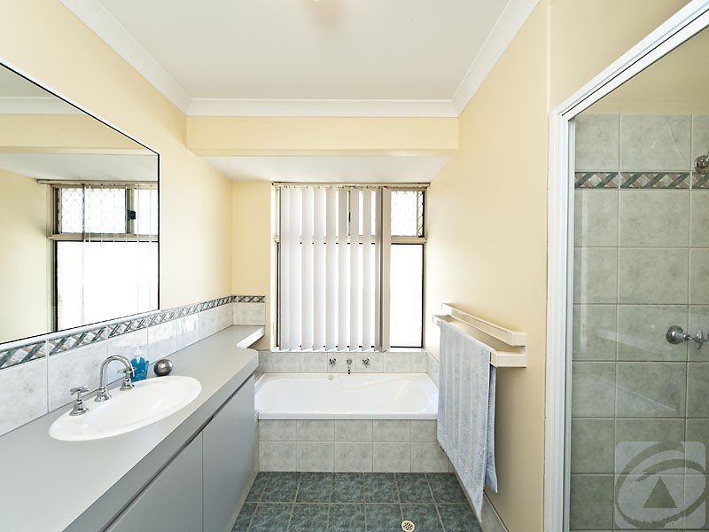 29 Taronga Drive, Kelmscott WA 6111