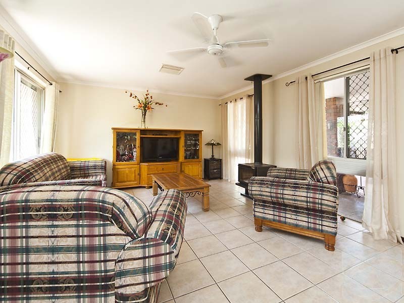 33 Cobham Way, Camillo WA 6111