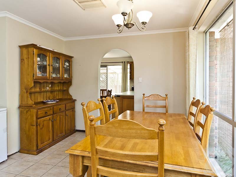 33 Cobham Way, Camillo WA 6111