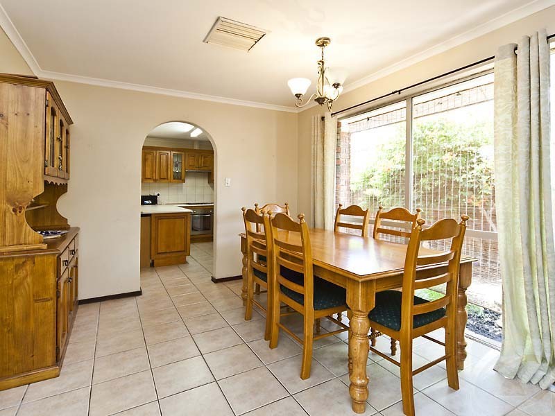 33 Cobham Way, Camillo WA 6111