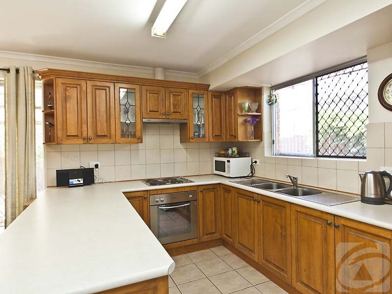 33 Cobham Way, Camillo WA 6111