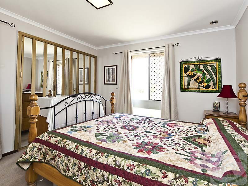 33 Cobham Way, Camillo WA 6111