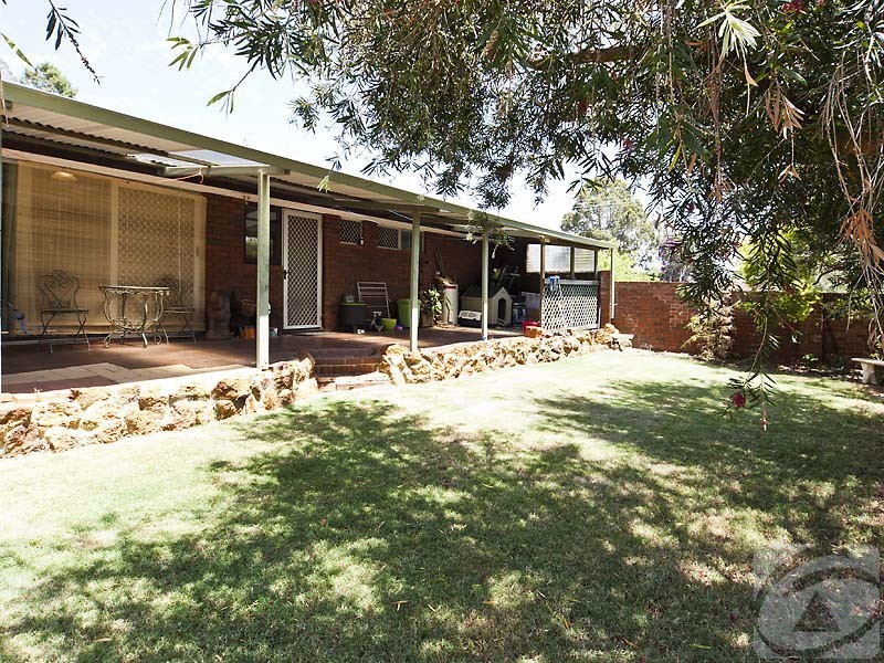 33 Cobham Way, Camillo WA 6111