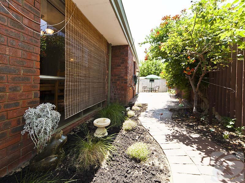 33 Cobham Way, Camillo WA 6111