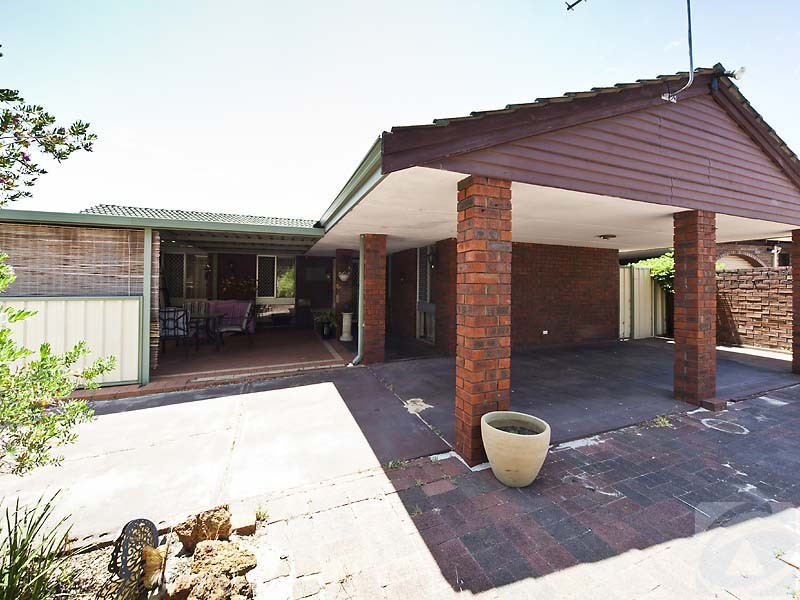 33 Cobham Way, Camillo WA 6111