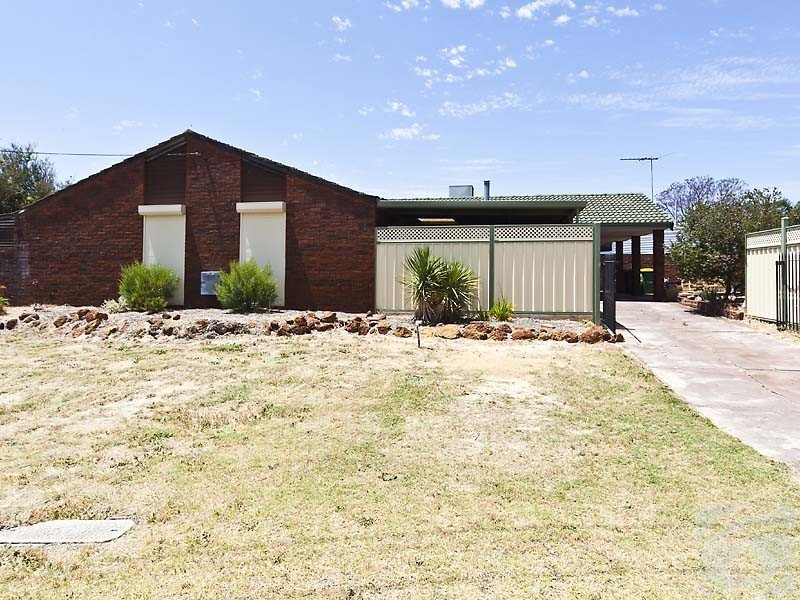 33 Cobham Way, Camillo WA 6111