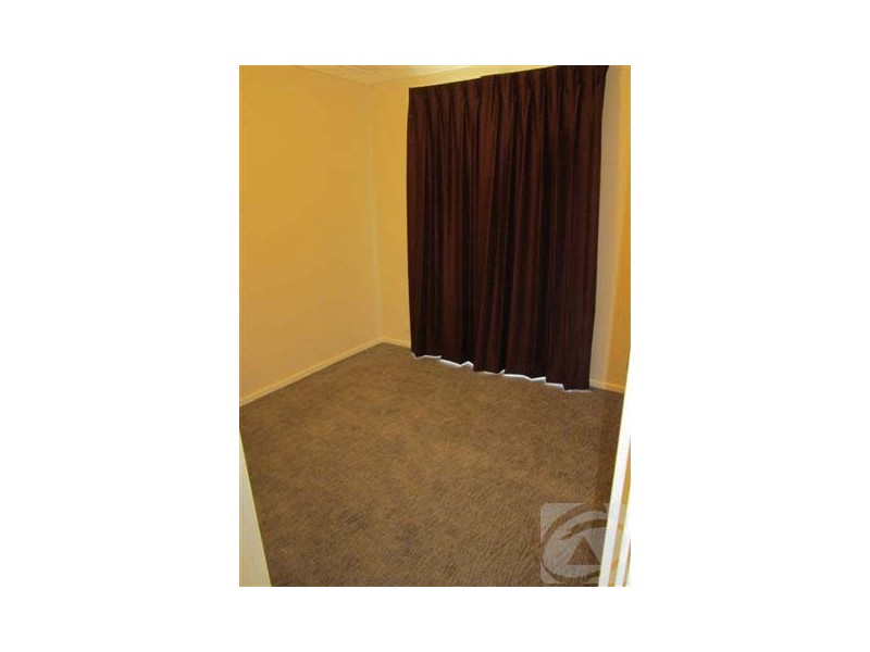 5 Kendal Ct, Camillo WA 6111