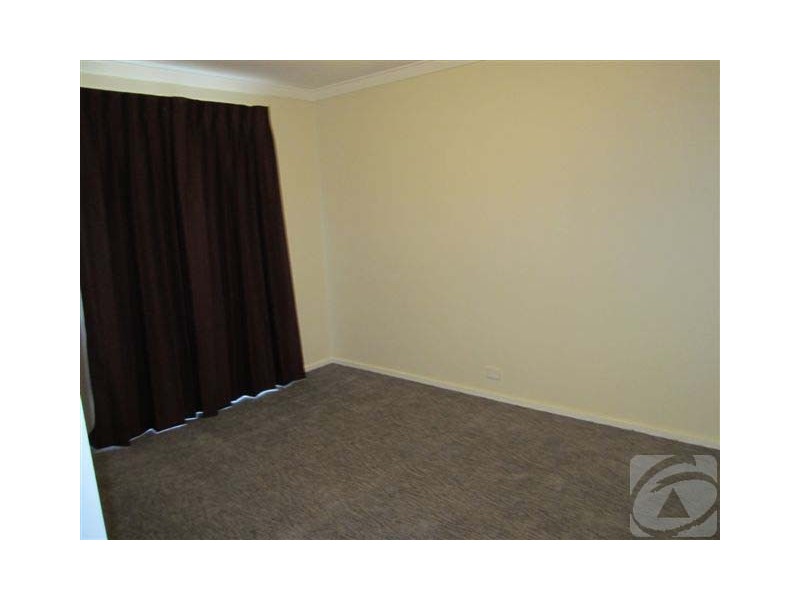 5 Kendal Ct, Camillo WA 6111