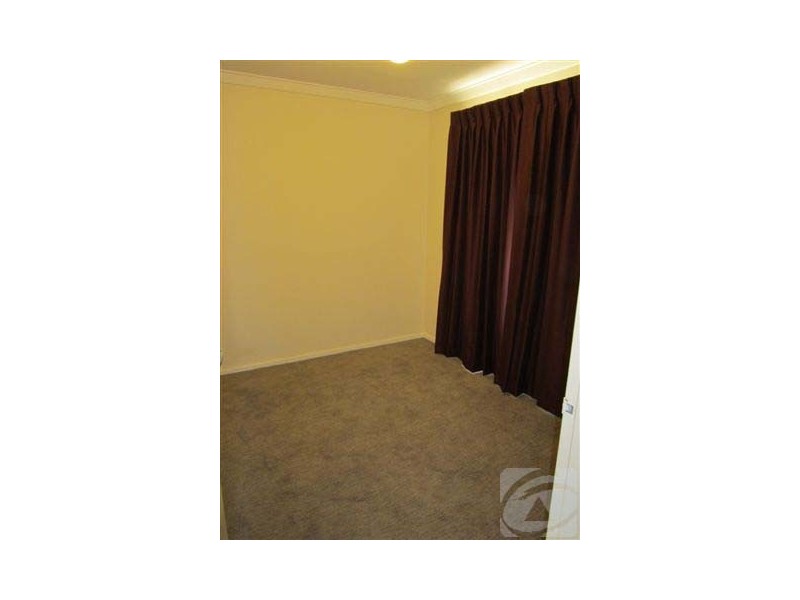 5 Kendal Ct, Camillo WA 6111