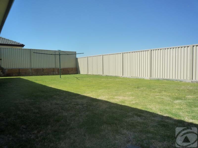4 Browder Drive, Seville Grove WA 6112