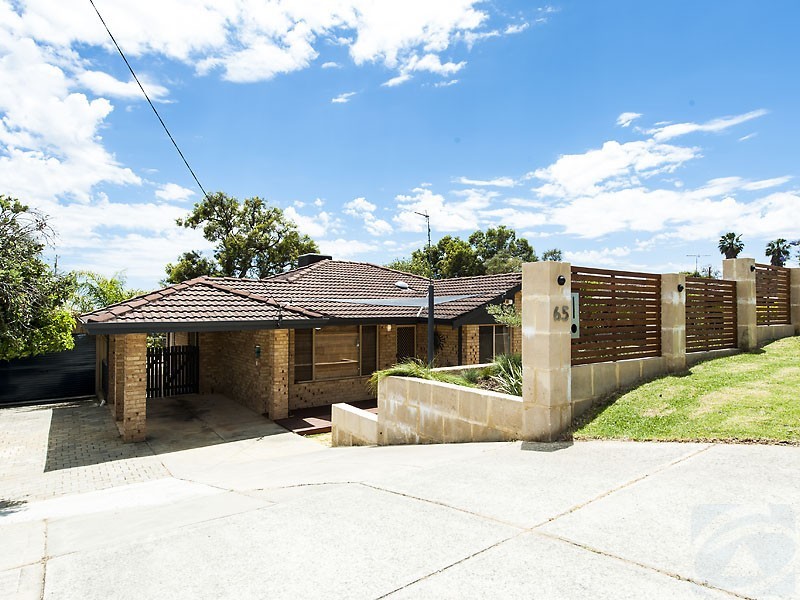 65 Ashley Drive, Kelmscott WA 6111