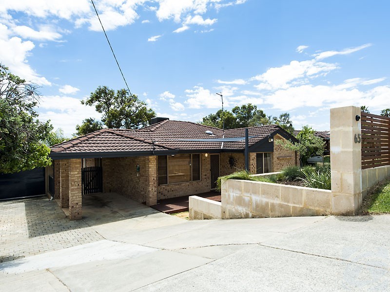 65 Ashley Drive, Kelmscott WA 6111