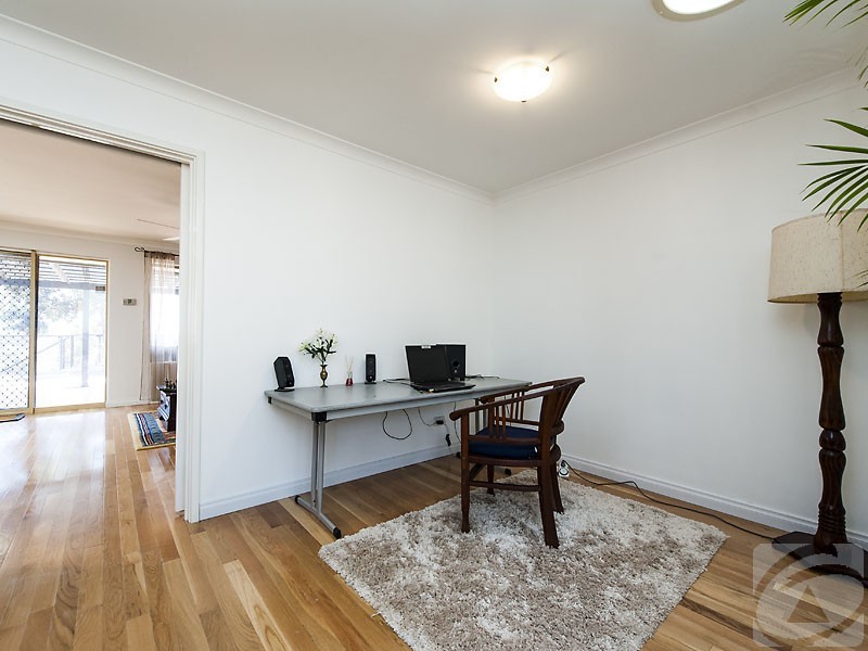 65 Ashley Drive, Kelmscott WA 6111