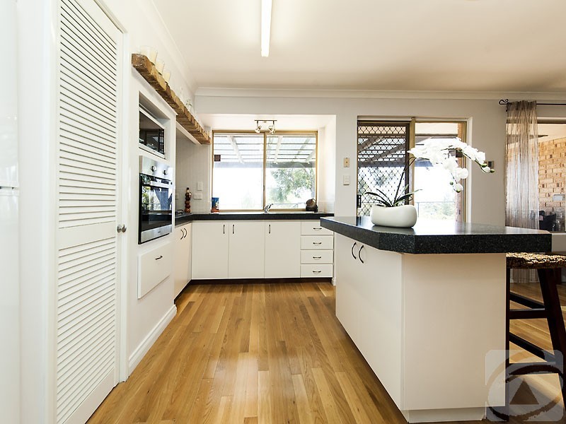 65 Ashley Drive, Kelmscott WA 6111