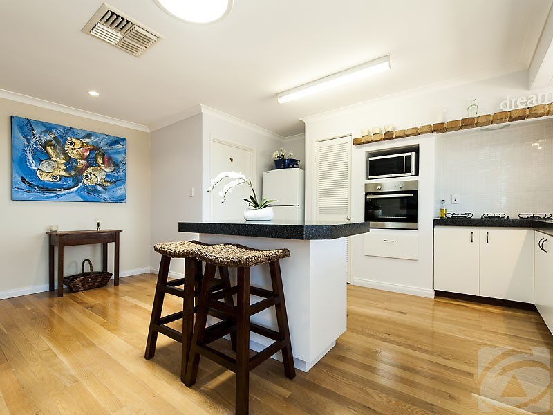 65 Ashley Drive, Kelmscott WA 6111