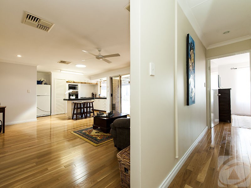 65 Ashley Drive, Kelmscott WA 6111