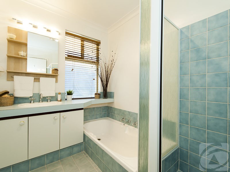 65 Ashley Drive, Kelmscott WA 6111