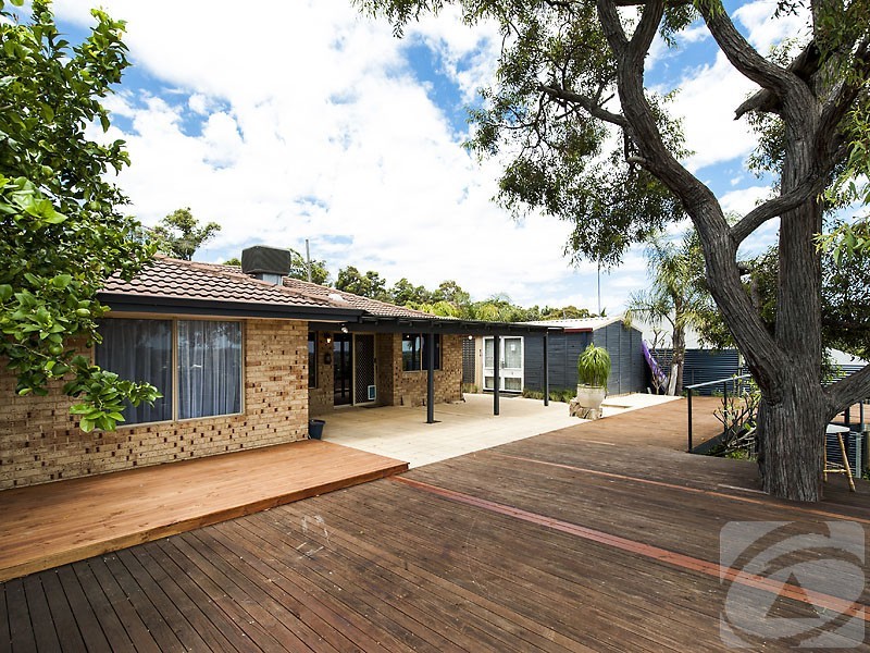 65 Ashley Drive, Kelmscott WA 6111