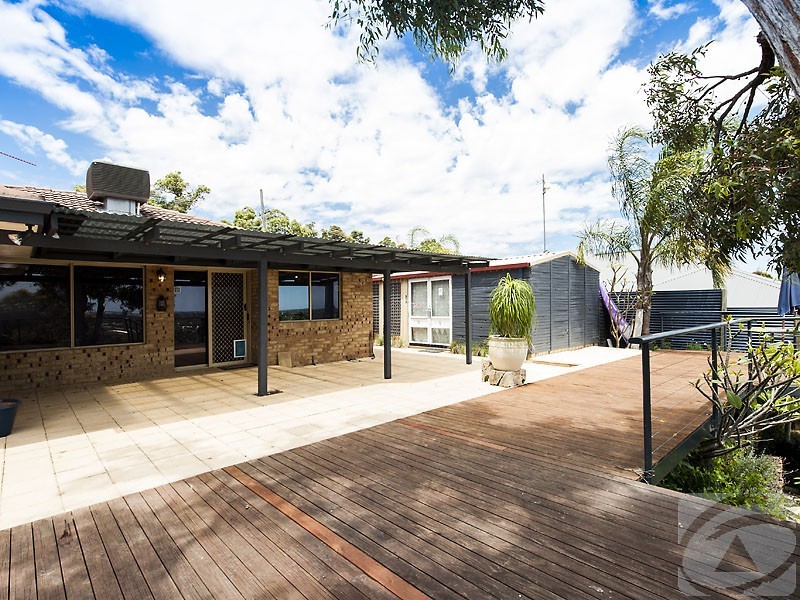 65 Ashley Drive, Kelmscott WA 6111