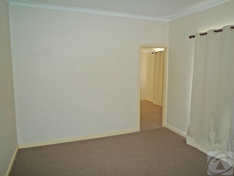 6 Spencer Road, Kelmscott WA 6111