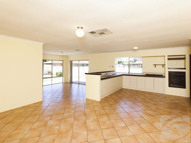 87 Strawberry Drive, Seville Grove WA 6112