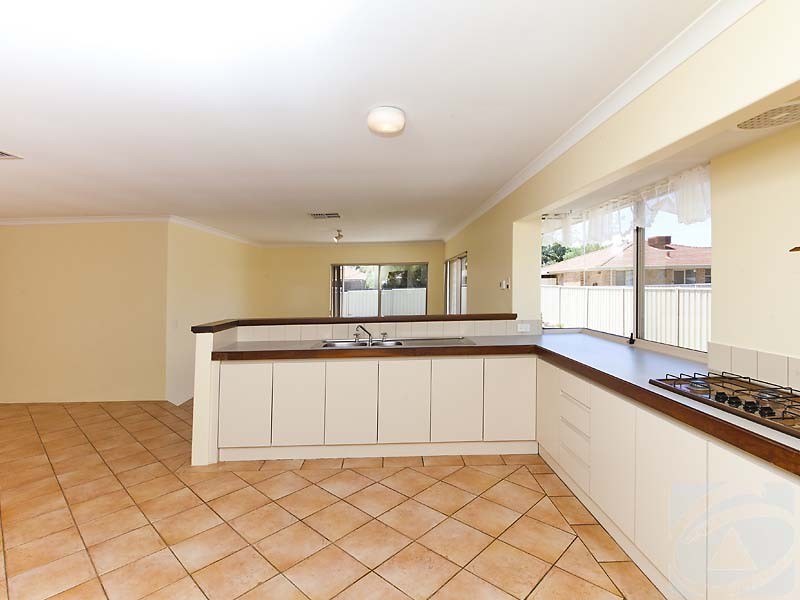 87 Strawberry Drive, Seville Grove WA 6112