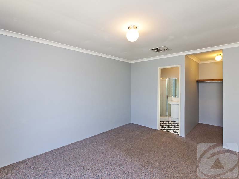 87 Strawberry Drive, Seville Grove WA 6112