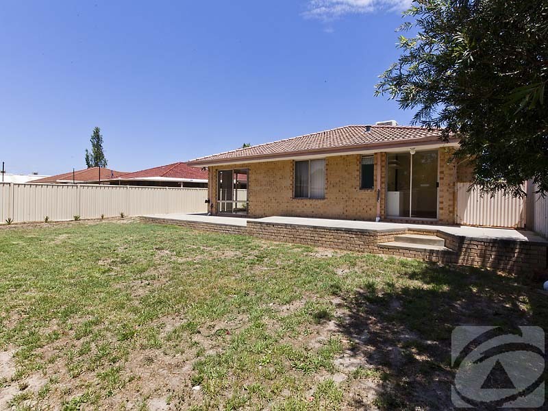 87 Strawberry Drive, Seville Grove WA 6112