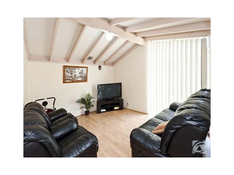 6 Greengage Court, Armadale WA 6112