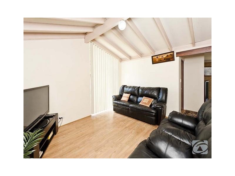 6 Greengage Court, Armadale WA 6112