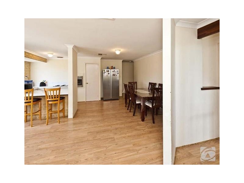 6 Greengage Court, Armadale WA 6112